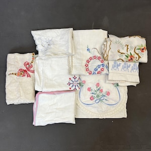 Lot of Vintage Linens Embroidered Lace Doilies Table Runners Cloths FS Charity