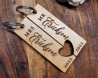 Pair of Personalized Wedding Keychain  | Personalised Mr & Mrs Keychain | Anniversary Gift | Personalized charms for keychain 121A