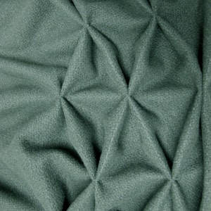 émeraude de laine géométrique, 100 % laine, triangulaire longueur 220 cm, vert foncé image 2