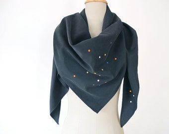 scarf with confetti print triangular black neon