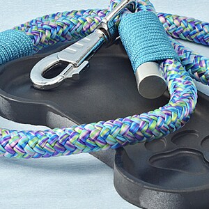 Custom Dog Leash,
Pet Accessories,
Gift for Dog Lovers,
Paracord Rope Leash,
Dog Leash for Hiking
Unique Dog Leash
