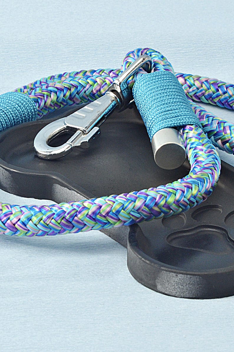 Custom Dog Leash,
Pet Accessories,
Gift for Dog Lovers,
Paracord Rope Leash,
Dog Leash for Hiking
Unique Dog Leash