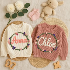 Personalisierter Name Hand bestickter Baby Pullover: Kinder, Baby Blumenkranz Andenken