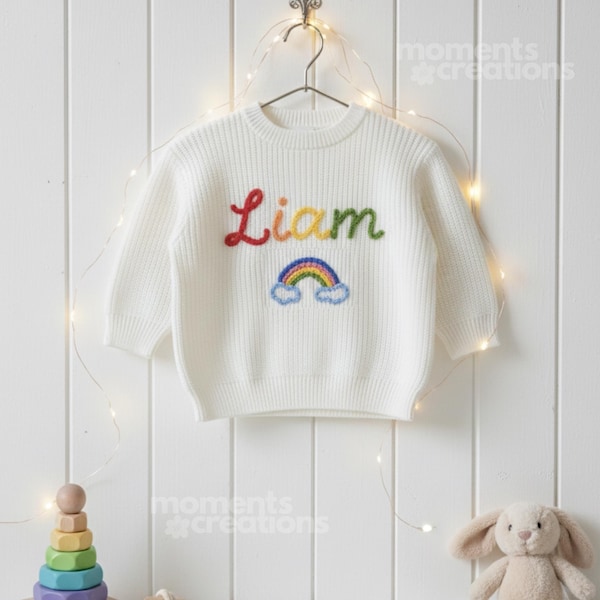 Personalisierter Name Hand bestickter Regenbogen Bunter Baby Pullover: Strickpullover Kleinkinder, Kinder Geschenk Andenken