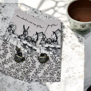 Steekmarkering theekopje – Mad Hatter's Tea Party Edition