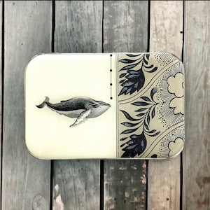 Whale notions tin LARGE (032)