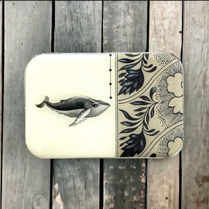 Whale notions tin SMALL (032)