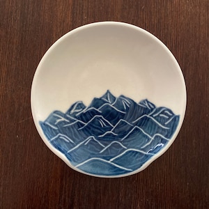 Ceramic Spoon Rest / Porcelain spoonrest, Mountain pattern
