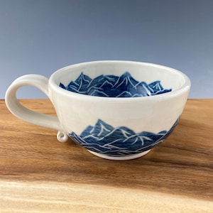 Porzellan Teetasse mit Bergen Bild 10