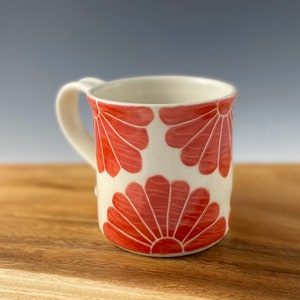 Keramik Kaffeetasse, Porzellan Tasse, handgefertigt mit rotem Blumen Design Bild 10