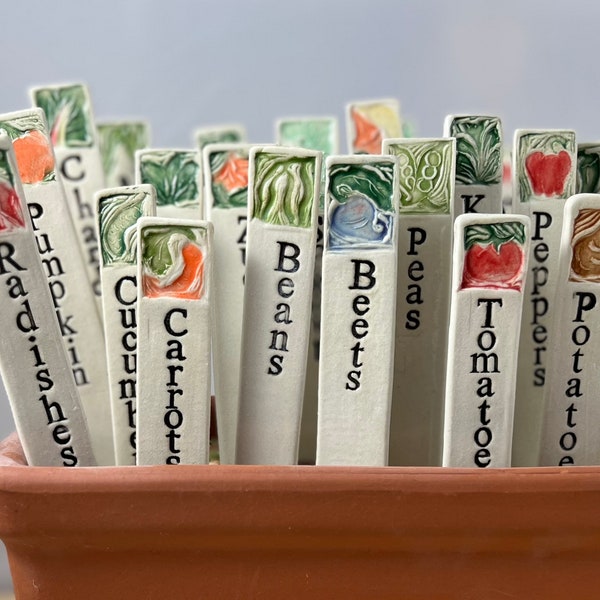 Set of 12 vegetable Garden Markers / ceramic garden stakes / Veggie plant markers made of porcelain