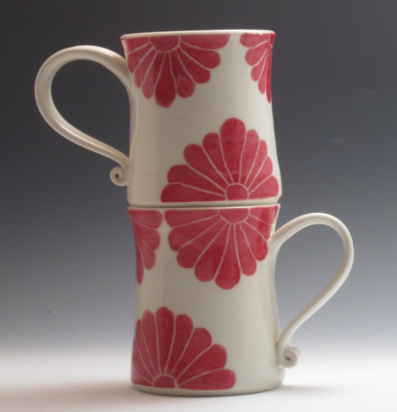 Keramik Kaffeetasse, Porzellan Tasse, handgefertigt mit rotem Blumen Design Bild 7