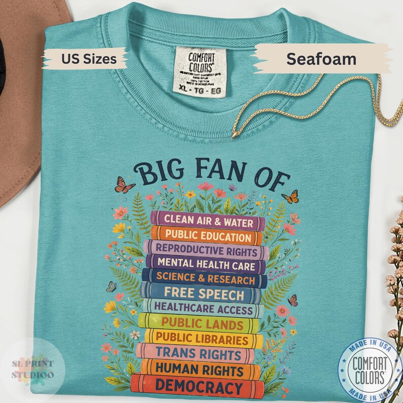 Big Fan Of Democracy Shirt, Human Rights Public Libraries Science Education Graphic Tee Gift Comfort Colors 画像 15