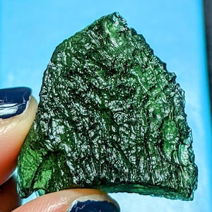 MOLDAVITE TRIANGLE / Genuine Moldavite / Moldavite Crystal Authentic World Class 7.7 Grams