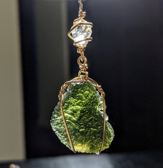 Large moldavite deals pendant