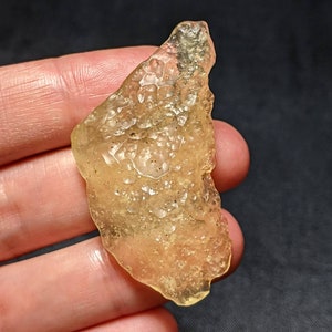 Libyan Desert Glass Tektite Genuine Crystal ldg 10.9 Grams