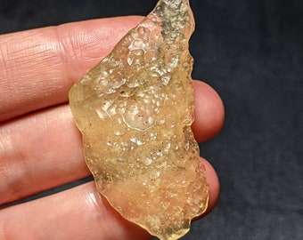 Libyan Desert Glass Tektite Genuine Crystal ldg 10.9 Grams