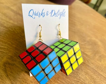 Fungerande Rubiks kubörhängen: Pusselleksakssmycken