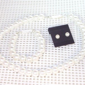 Flower Girl Pearls Set  - Necklace, Bracelet & Earrings - Glass Pearls - Made to Order - Flower Girl,  Jr Bridesmaids - White or Ivory