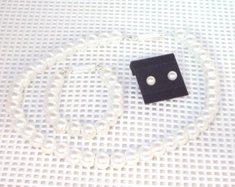 Flower Girl Pearls Set  - Necklace, Bracelet & Earrings - Glass Pearls - Made to Order - Flower Girl,  Jr Bridesmaids - White or Ivory