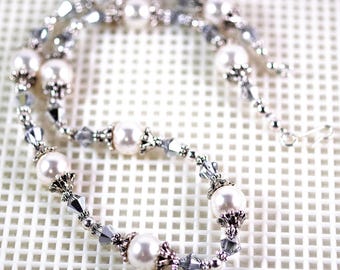 Collar nupcial con perlas y cristales de Swarovski - HECHO A PEDIDO en cualquier color - Se muestra en blanco con Comet Argent