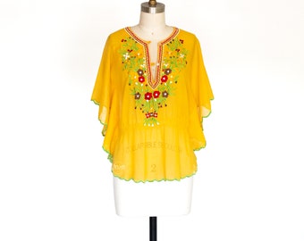 vintage 1970's top ... precioso poncho amarillo dorado bordado de gasa