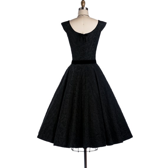 vintage 1950's dress ...pretty black embroidered … - image 3