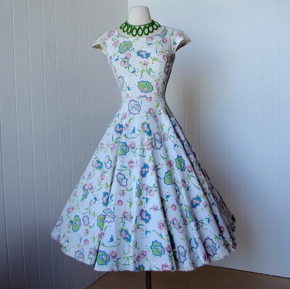 Items similar to vintage 1940's dress ...super cute NOVELTY SWAN print ...