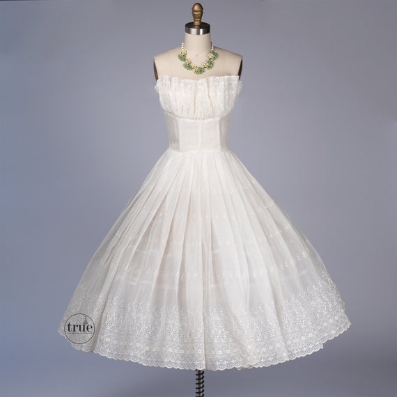 Vintage 1950's dress ...timeless white eyelet organza | Etsy