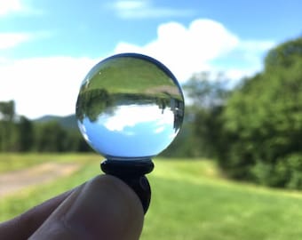 Collana con ciondolo a sfera di cristallo portatile