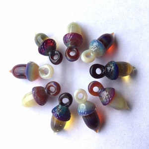 Colar com pingente de bolota Itty Bitty