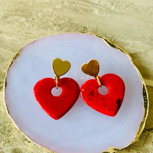 Women&#39;s gold heart earrings - lightweight and trendy jewelry