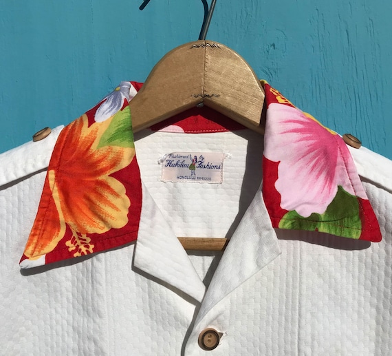 1960s Hukilau Hawaiian Shirt Size Mens Sm/Med Whi… - image 2