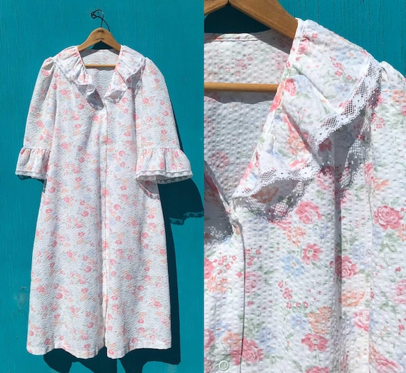 Vintage Housecoat Duster Floral Ruffles Seersucke… - image 1