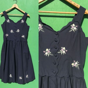 1980s Sweetheart Embroidered Sun Dress Size Medium Fit and Flare Navy Floral Vintage Sundress All Cotton