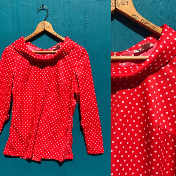 1970s Red Polka Dot Top Size Medium Vintage Roll Collar Blouse Back Zipper