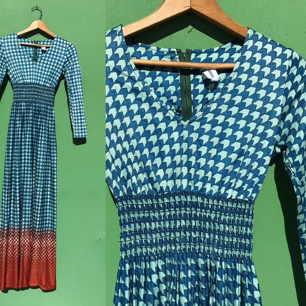 1960s Maxi Dress Size Extra Small Ruched Elastic Empire Waist V Neckline Chevron Print Blue Green Red Border Long Sleeves