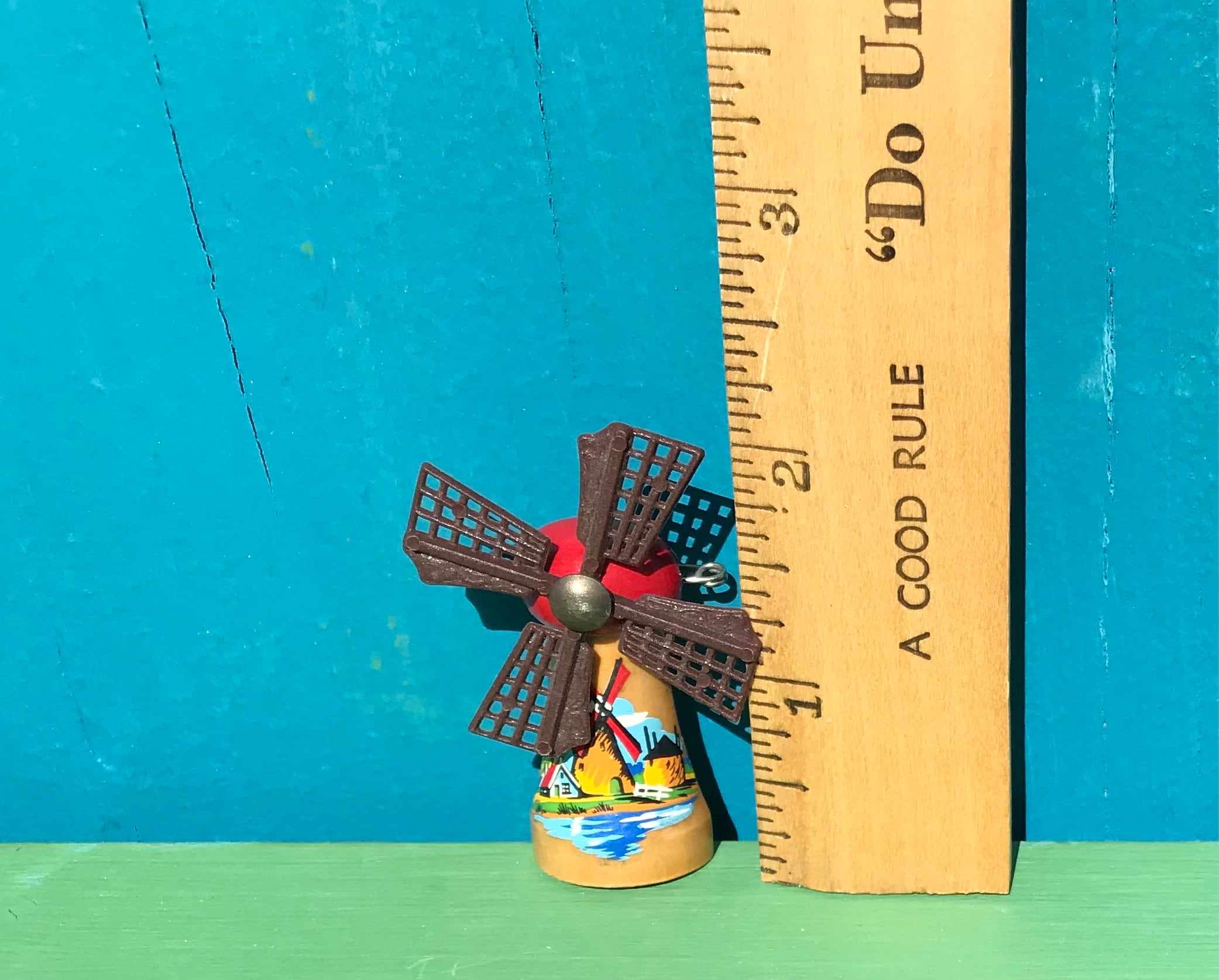 Broche Miniature Ancienne Moulin à Vent Peinte Main - Laiton, Multicolore - Occasion