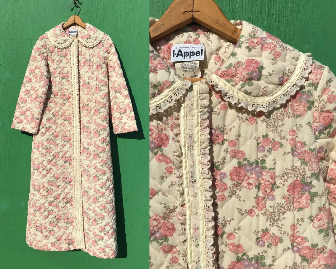 70's/80's Quarter Length Sleeve Bright Floral Robe
