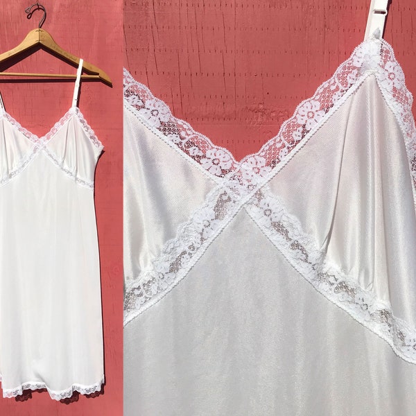 Vintage Off White Nylon Slip Bust 34 Empire Waist Lace Trim Sweetheart Neckline Bust Vintage Diamond Bra Lingerie