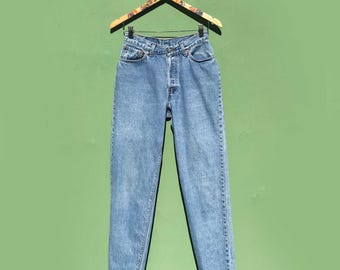 Levi's Jeans Size Waist 32 90s Vintage Light Wash Tapered Denim