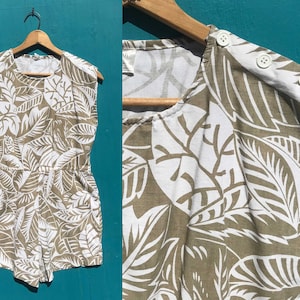 1980s Sleeveless Romper Sz Small Leaf Print Vintage Summer Short Jumpsuit Taupe White