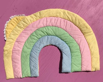 1970s Gingham Rainbow Children&#39;s Wall Hanging 38 x 25 Vintage Quilted Nursery Decor