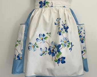 Vintage Wilendur Apron Blue & White Dogwood Lakewood