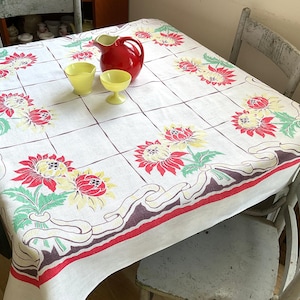 Vintage Tablecloth Fun in the Sunflowers Retro Kitchen Floral