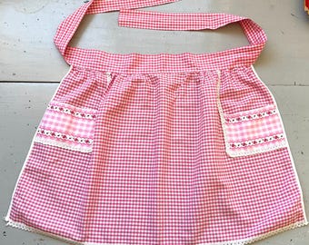 Vintage Apron Pink & White Gingham Checks w Rosebud Pockets