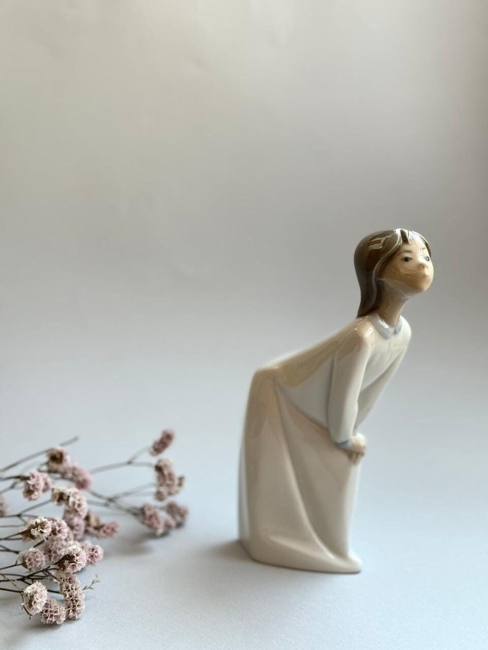 1980's Retired Nao by Lladro Porcelain Figurine 4873 Girl Kissing