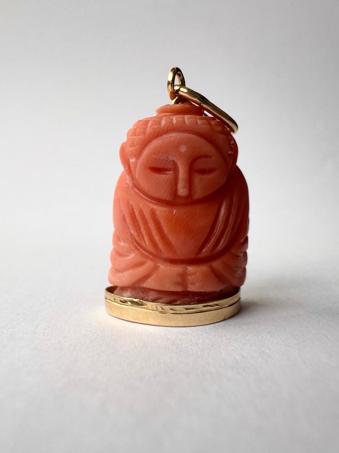 Pendentif Ancien En Or 18k Avec Bouddha Gravé En Corail - Occasion