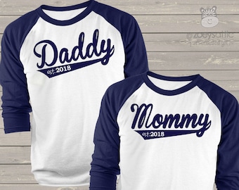 Daddy / mommy shirt set - personalized year established swoosh daddy and mommy pregnancy announcement raglan shirts gift set 22FD-052-RSet