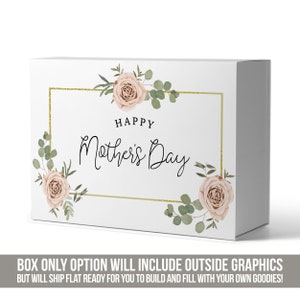 K&ouml;nnte beinhalten: Eine wei&szlig;e Geschenkbox mit goldenem Rahmen und floralem Design. Der Text "HAPPY Mother's Day" ist auf der Box aufgedruckt.